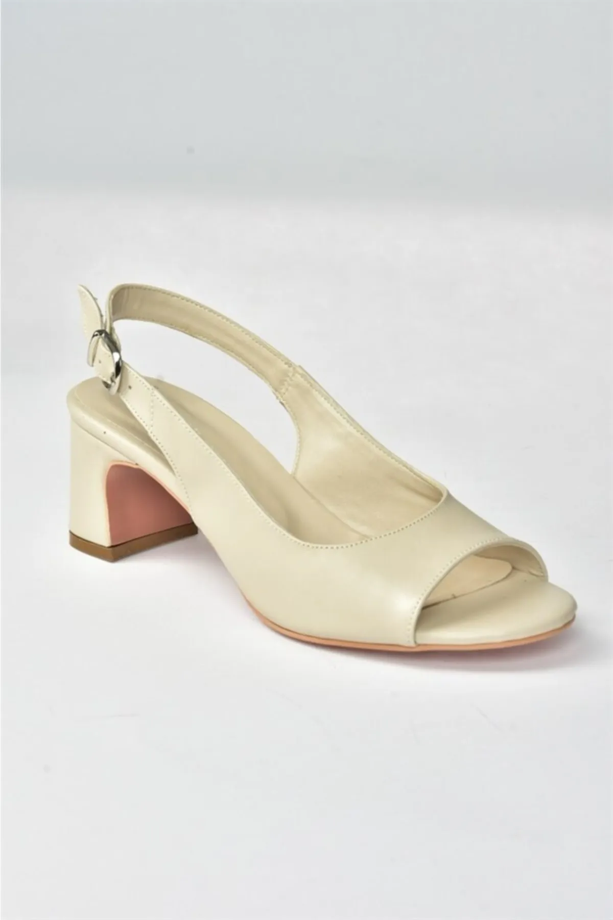 Fox Shoes  Beigefarbene, lässige Damenschuhe mit dickem Absatz M252238909