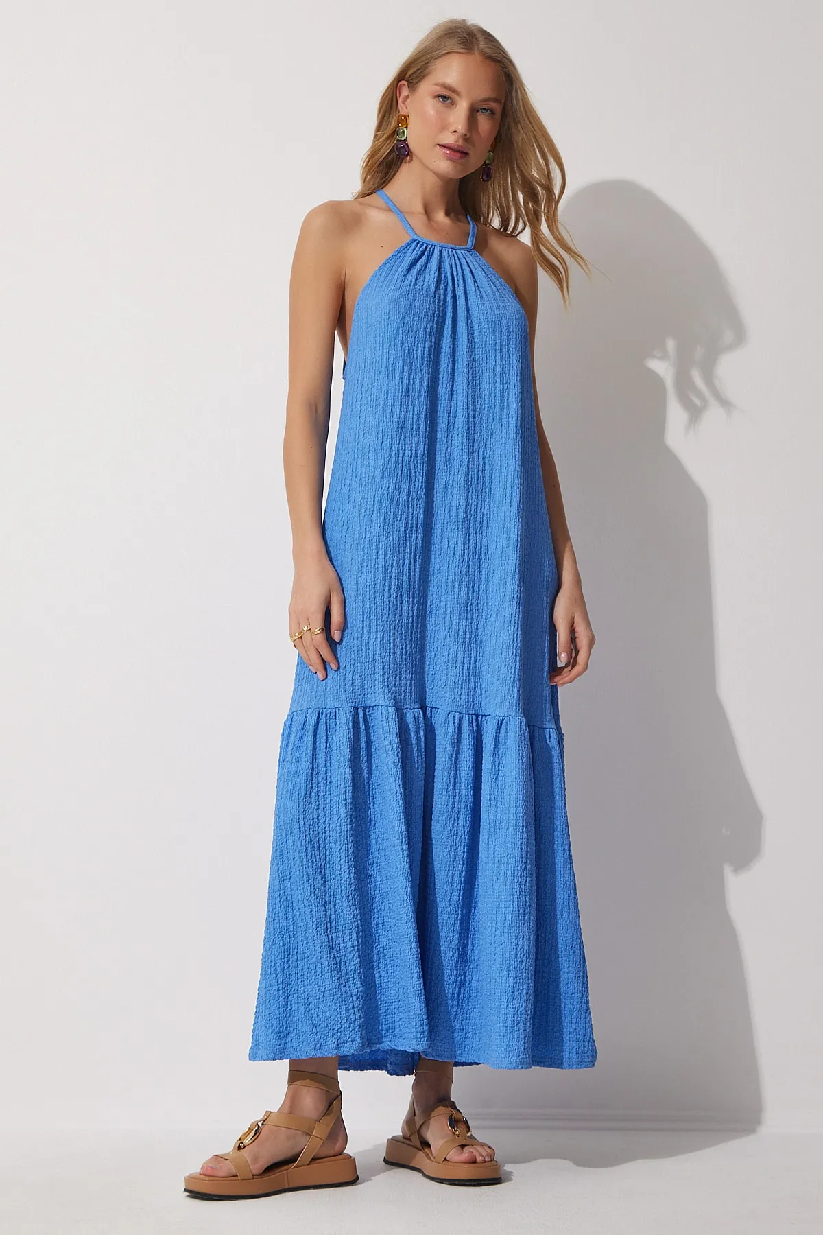Happiness İstanbul  Blaues langes Sommerstrickkleid mit Trägern für Damen UB00025