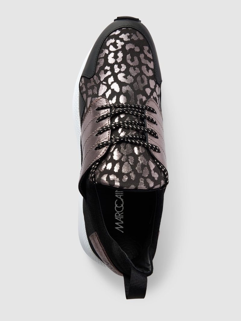 Sneaker mit Label-Detail in anthrazit