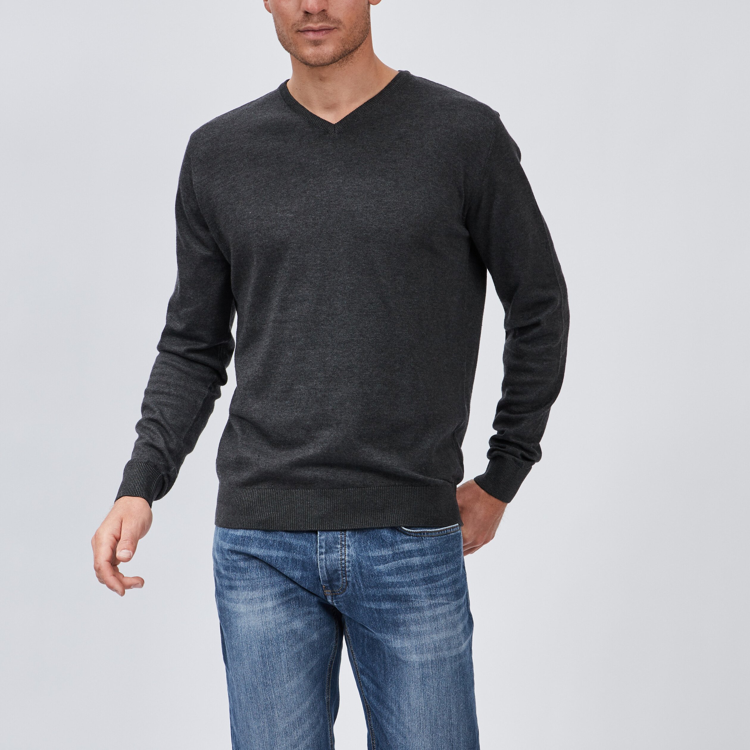 Pull avec col V gris foncé homme | La Halle
