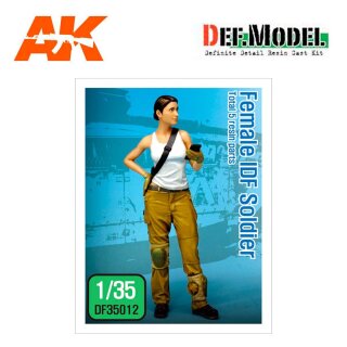 Modern IDF Female Soldier 1/35
