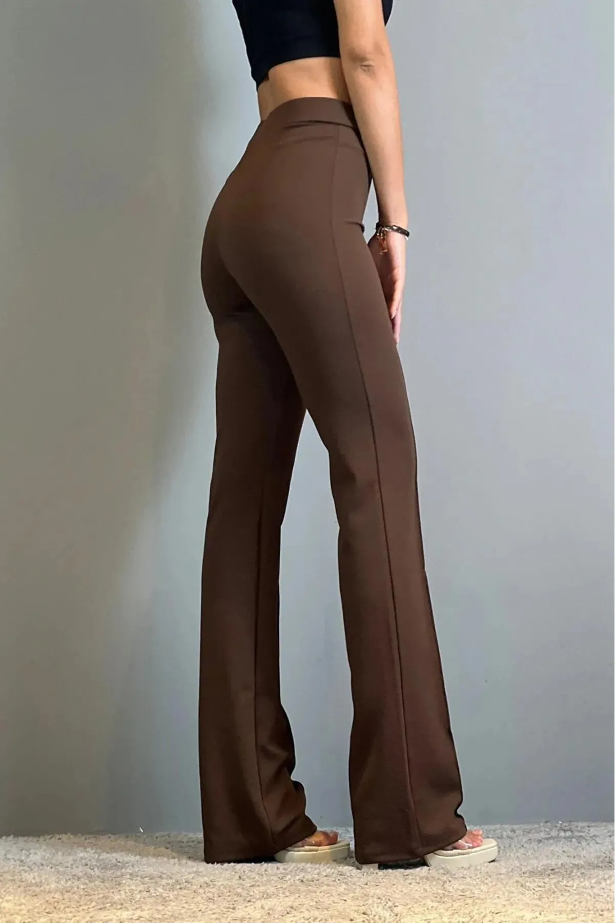 miyase life  Braune Palazzo-Hose aus Lycra-Kreppstoff für Damen mit ausgestelltem Bein und gemeißelter Vorderseite