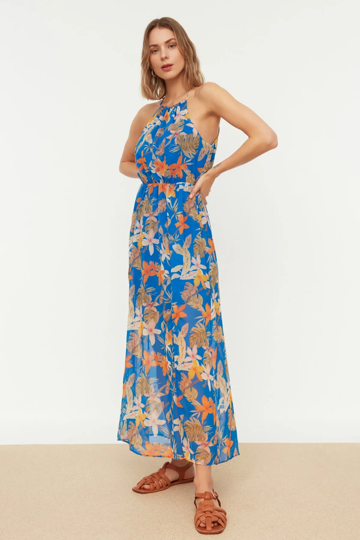 Trendyol Collection  Marineblaues A-Linien-Maxikleid aus Chiffon mit Schlitz und Futter TWOSS20EL1297