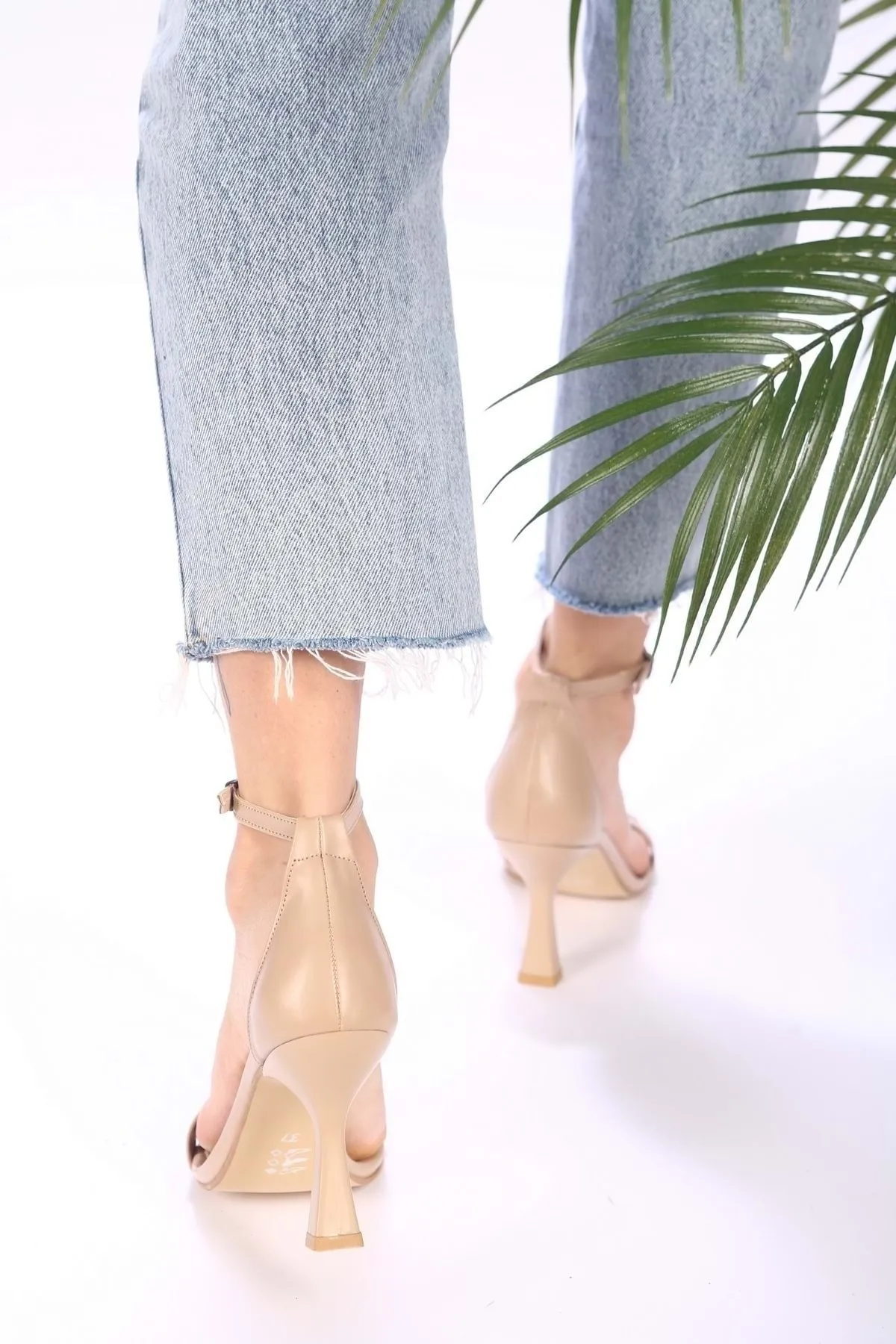 Shoeberry  Damen-Schuhe Riva Skin Skin mit Einzelriemen und Absatz