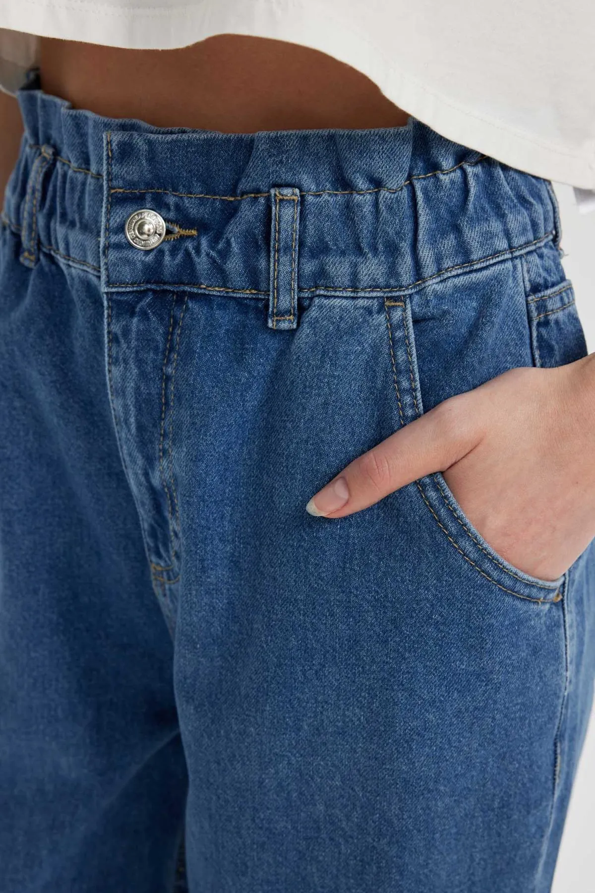 DeFacto  Paperbag-Jeans mit hoher Taille und leichtem, geradem Bein, knöchellang, B8222ax24sp