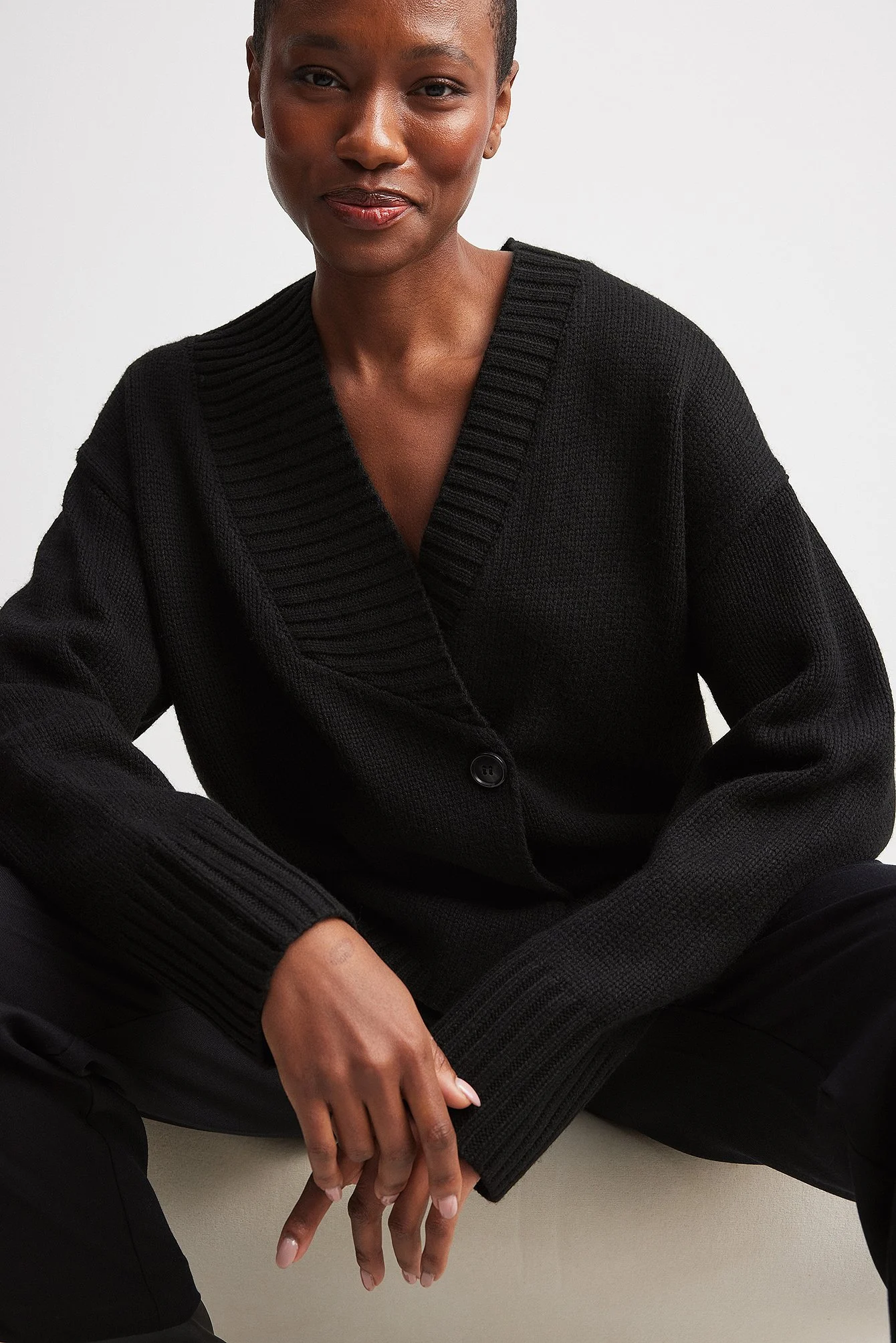 Schwere Oversize-Strickjacke