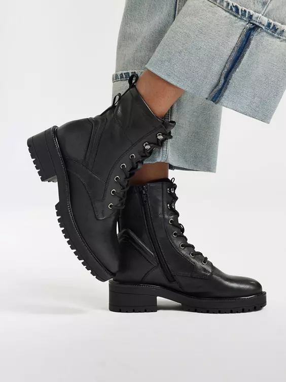 ESPRIT Schnürboots