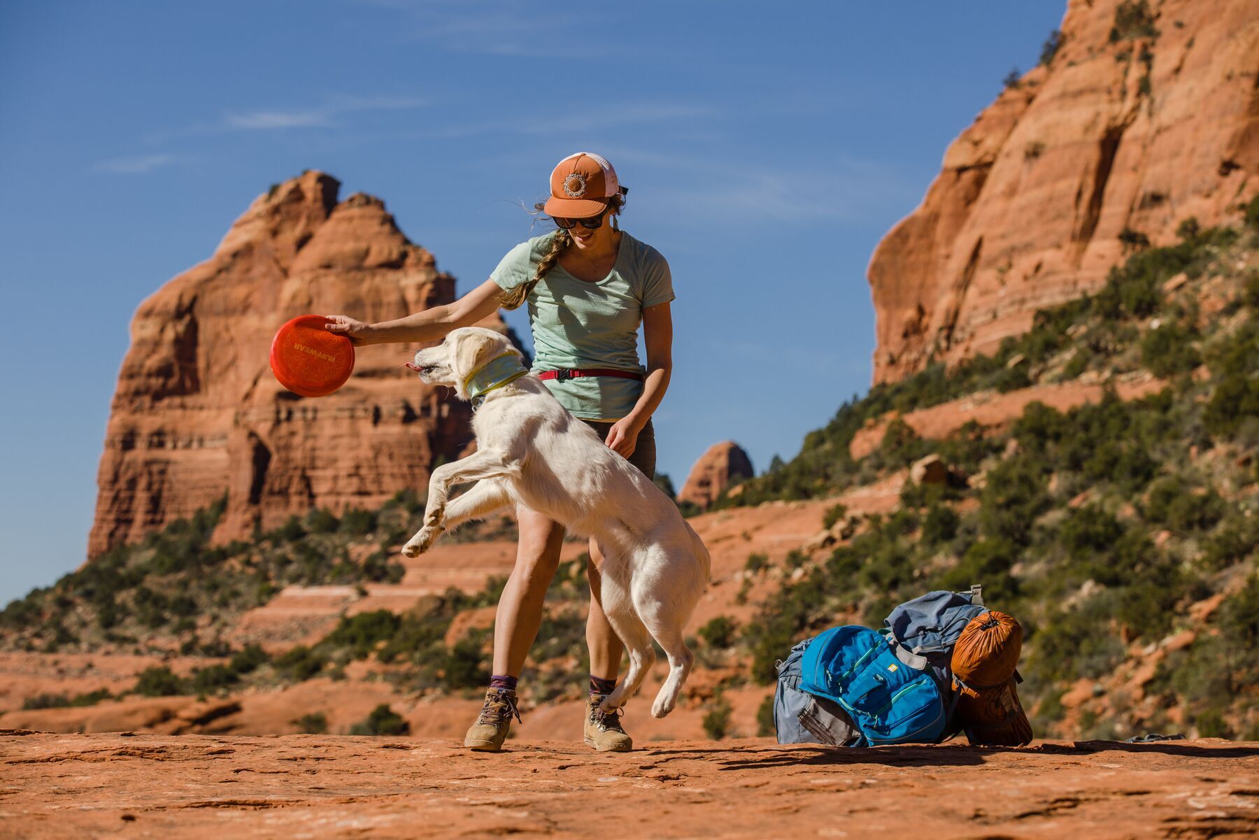 Ruffwear Frisbees & Wurfspielzeug Ruffwear Camp Flyer™ Spielzeug rot