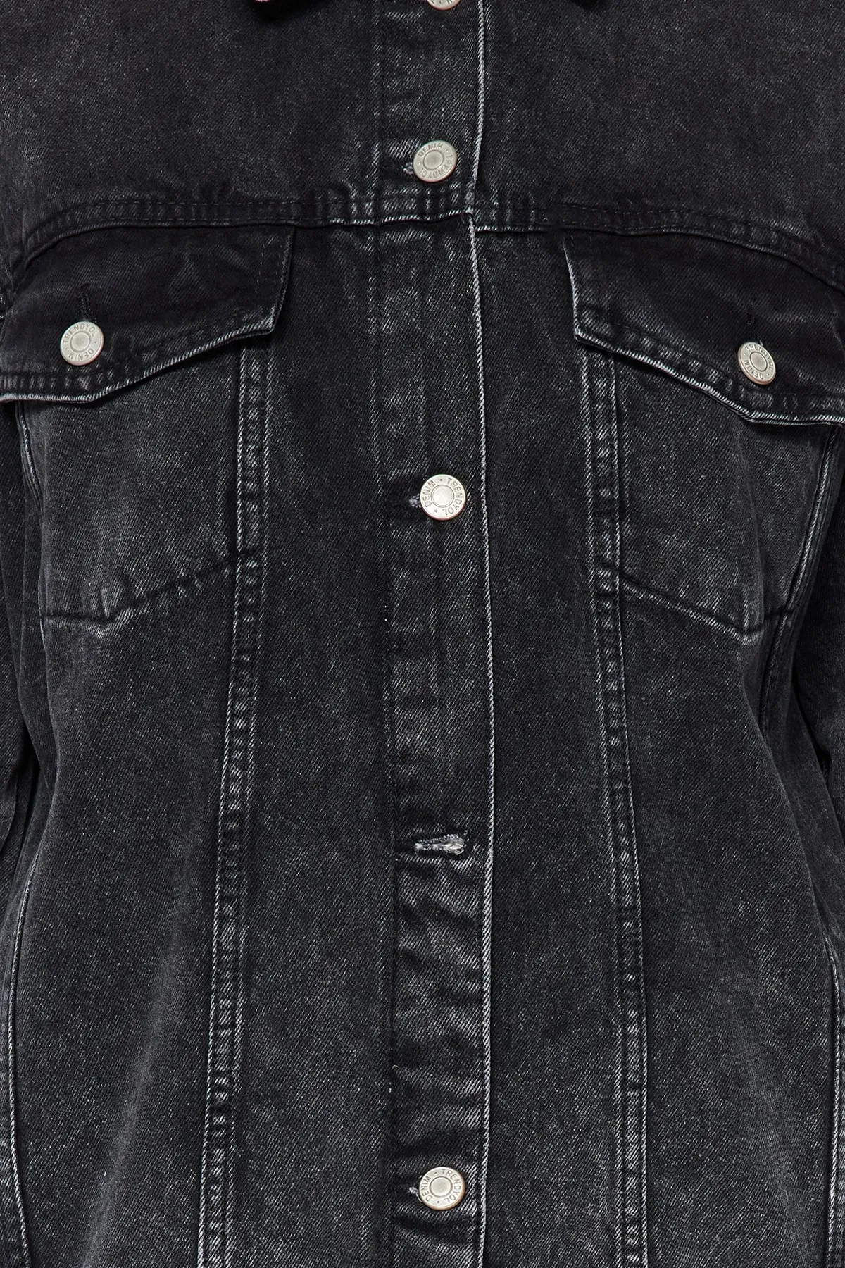 Trendyol Collection  Schwarze Oversize-Trucker-Jeansjacke TWOAW23CE00189