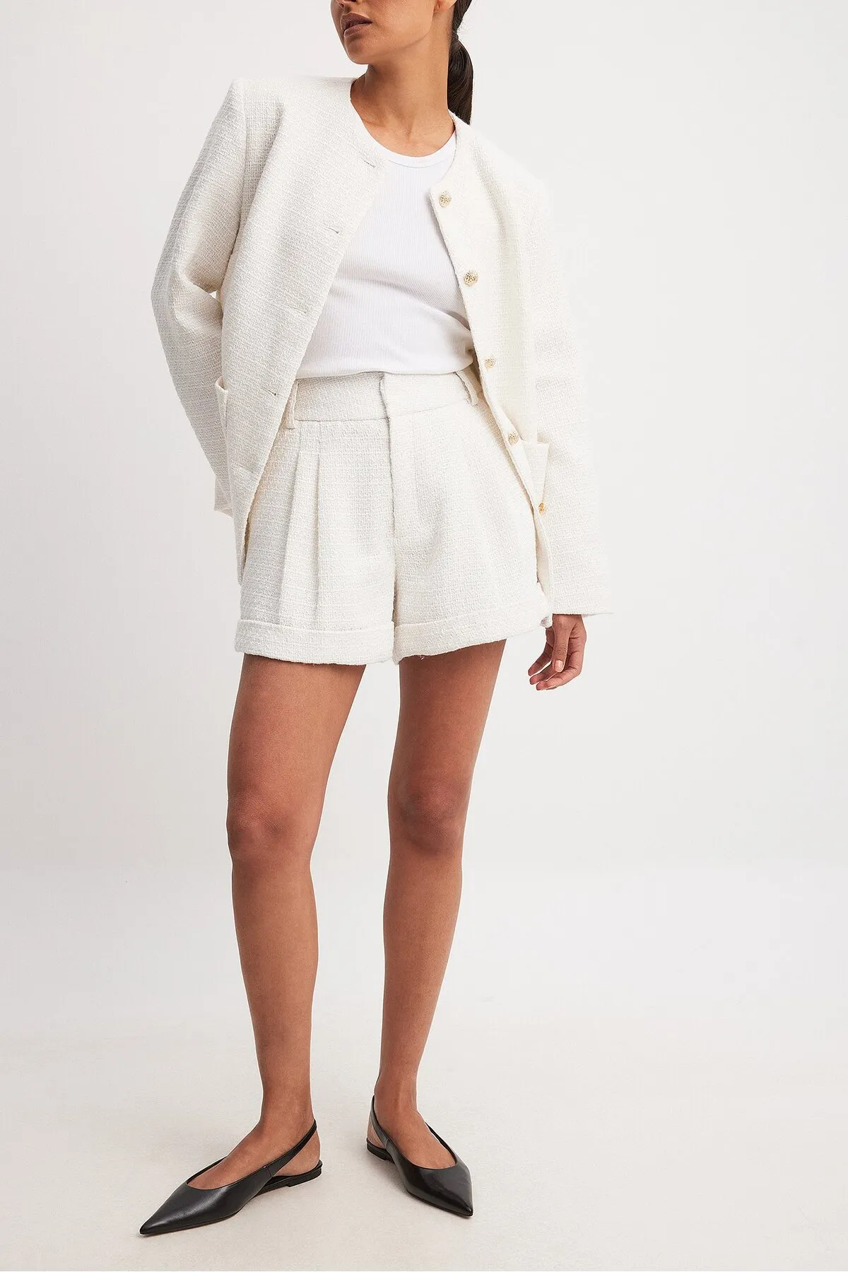 NA-KD  Tweed-Shorts mit mittelhohem Bund und Faltendetail
