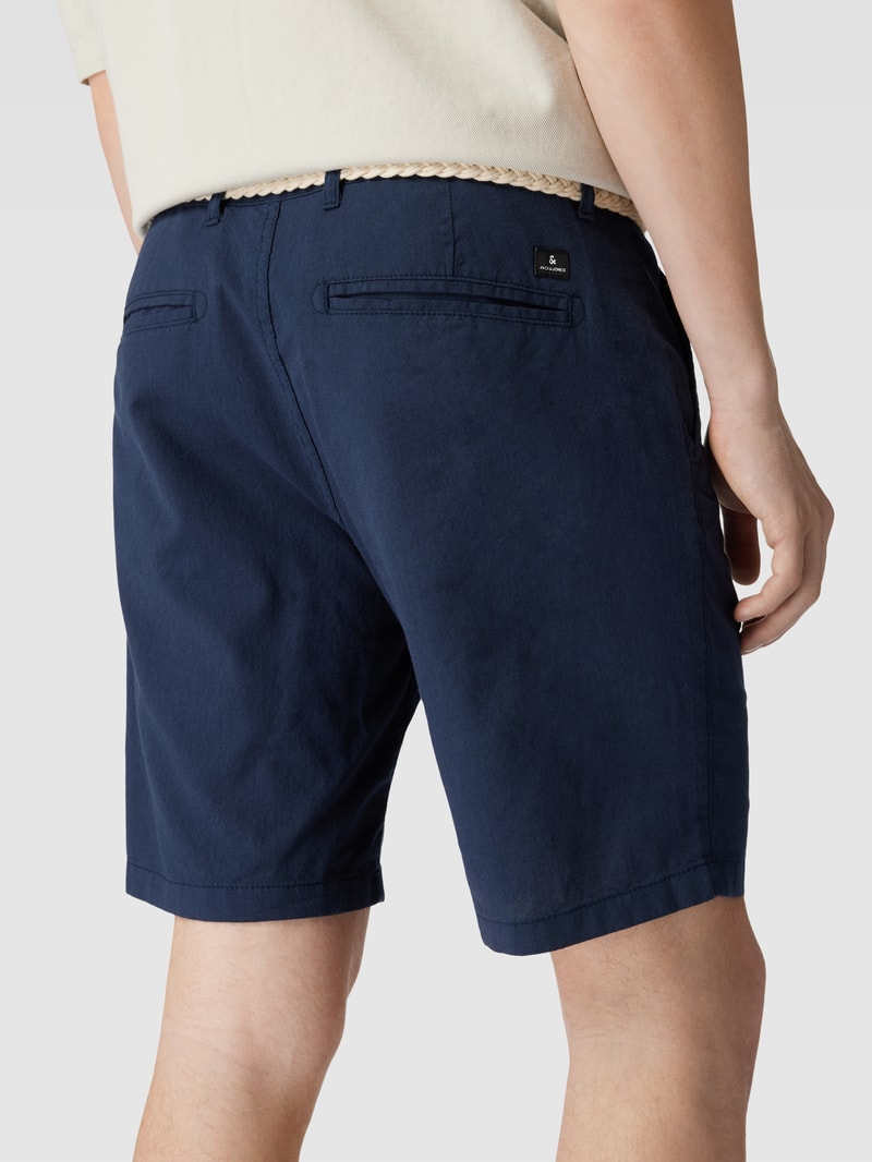 Bermudas mit Stoffgürtel in marineblau