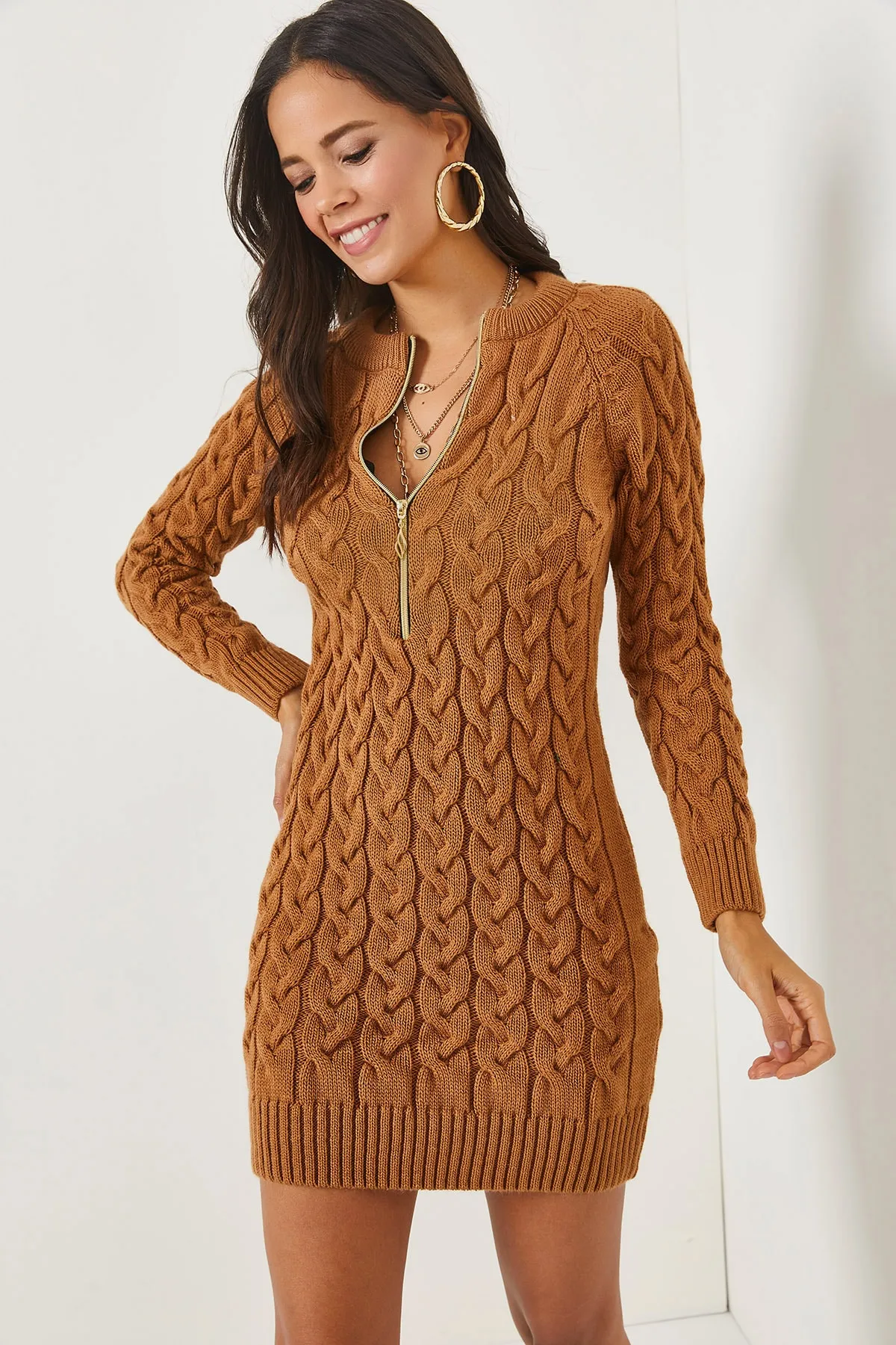 Olalook  Geflochtenes Strickkleid mit Keksreißverschluss ELB-19001362