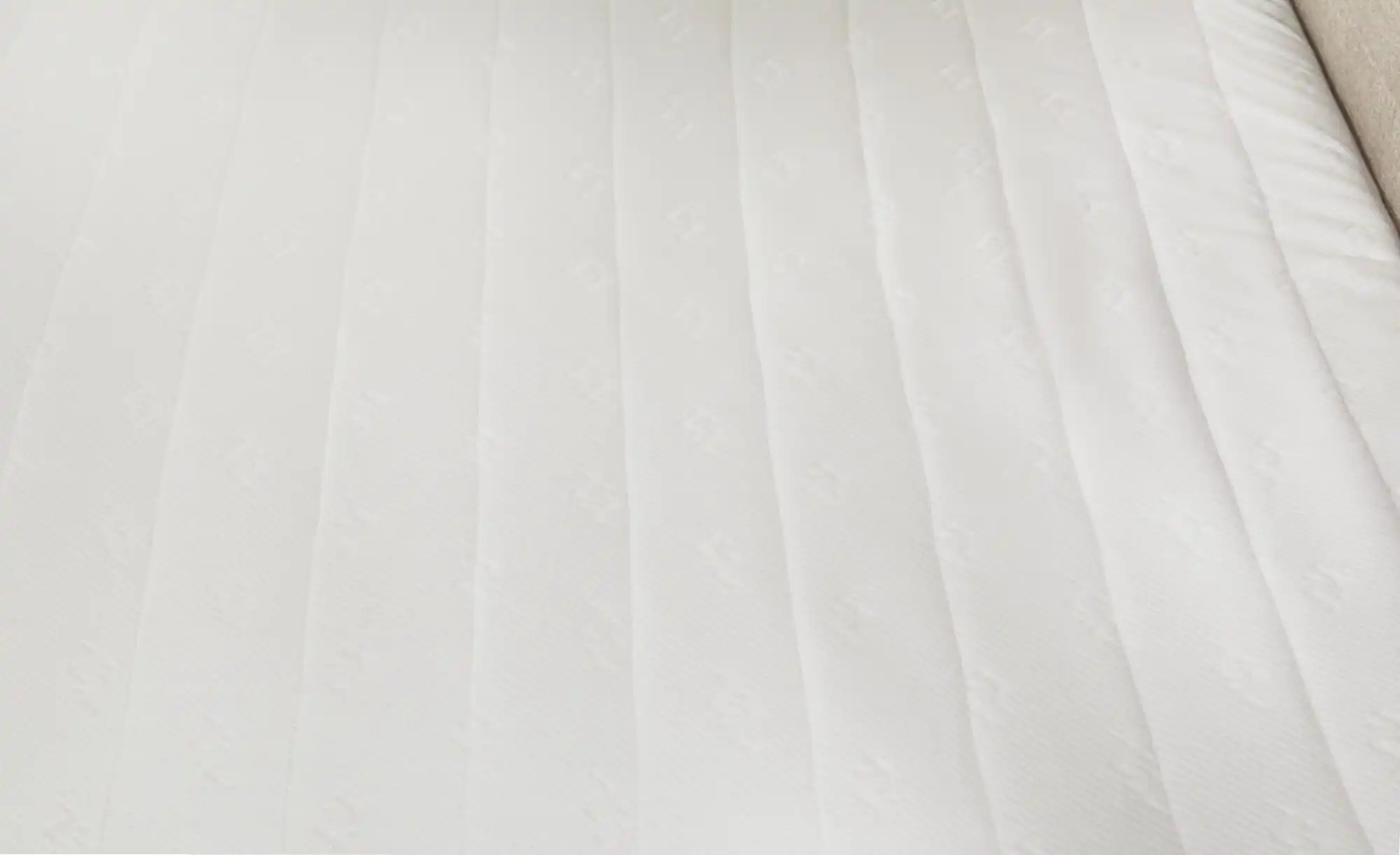 Boxspringbett mit Bettkasten