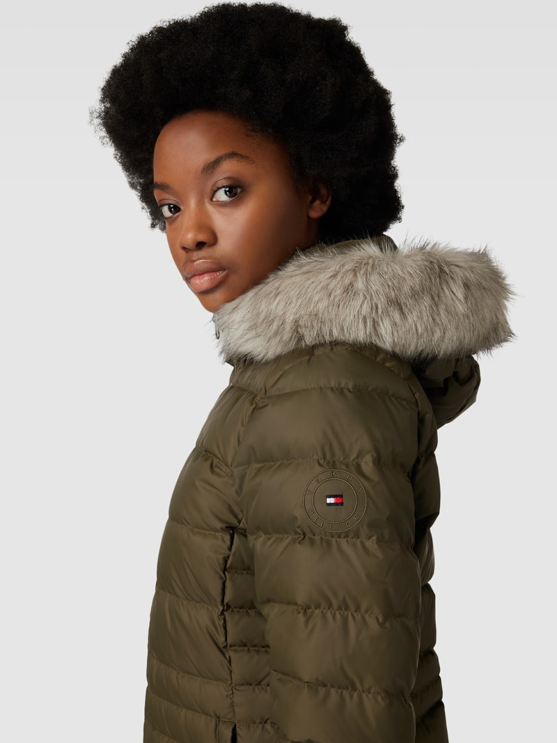 Steppjacke mit Kapuze in khaki