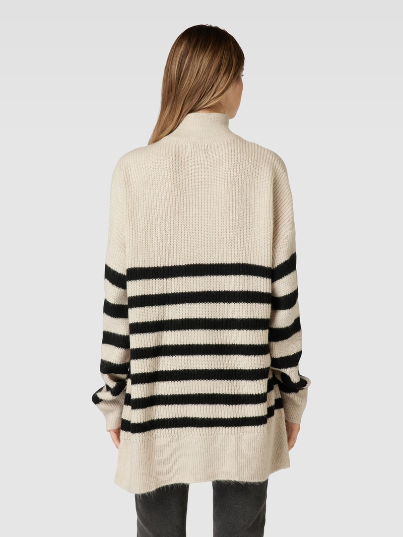 Strickpullover mit Stehkragen und Reißverschluss Modell 'ALFRIDA' in offwhite