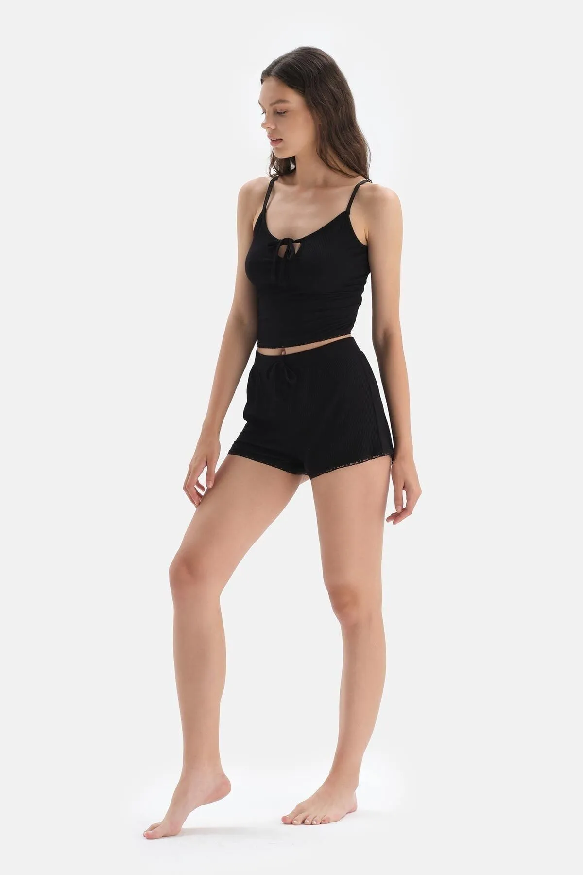 Dagi  Schwarze Pyjamahose aus Viskose-Shorts