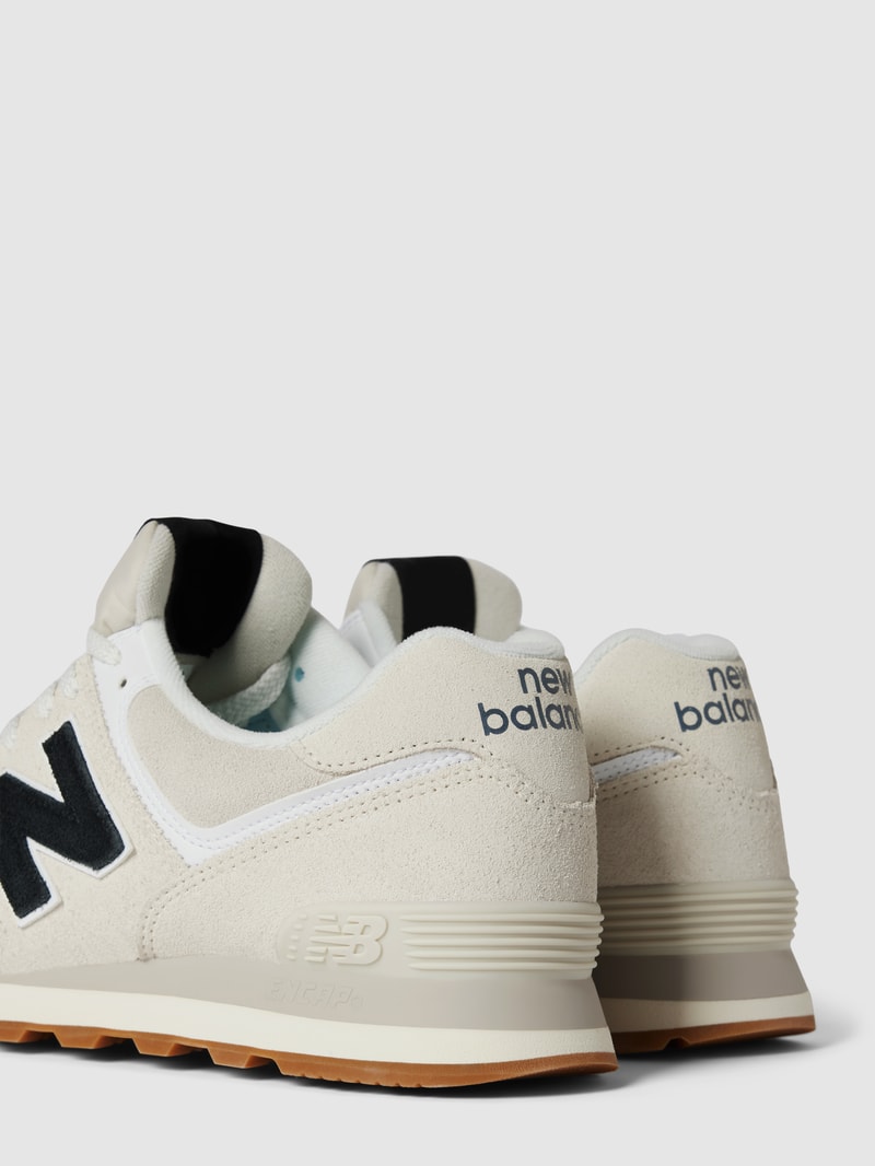 Sneaker mit Kontrastbesatz in beige