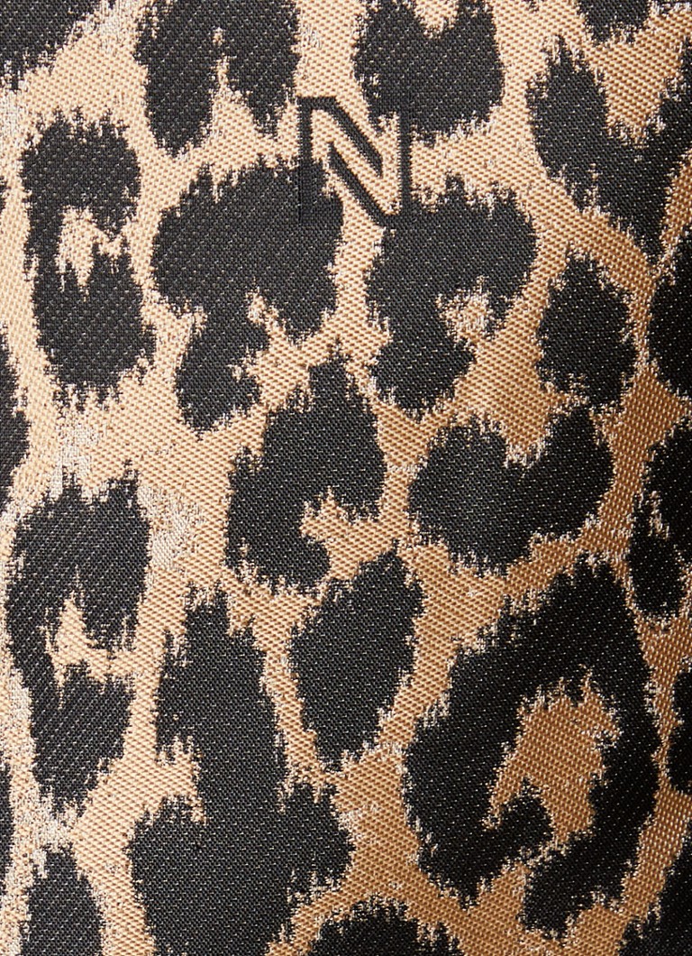 Rochie scurtă NIKKIE Benicia cu imprimeu leopard