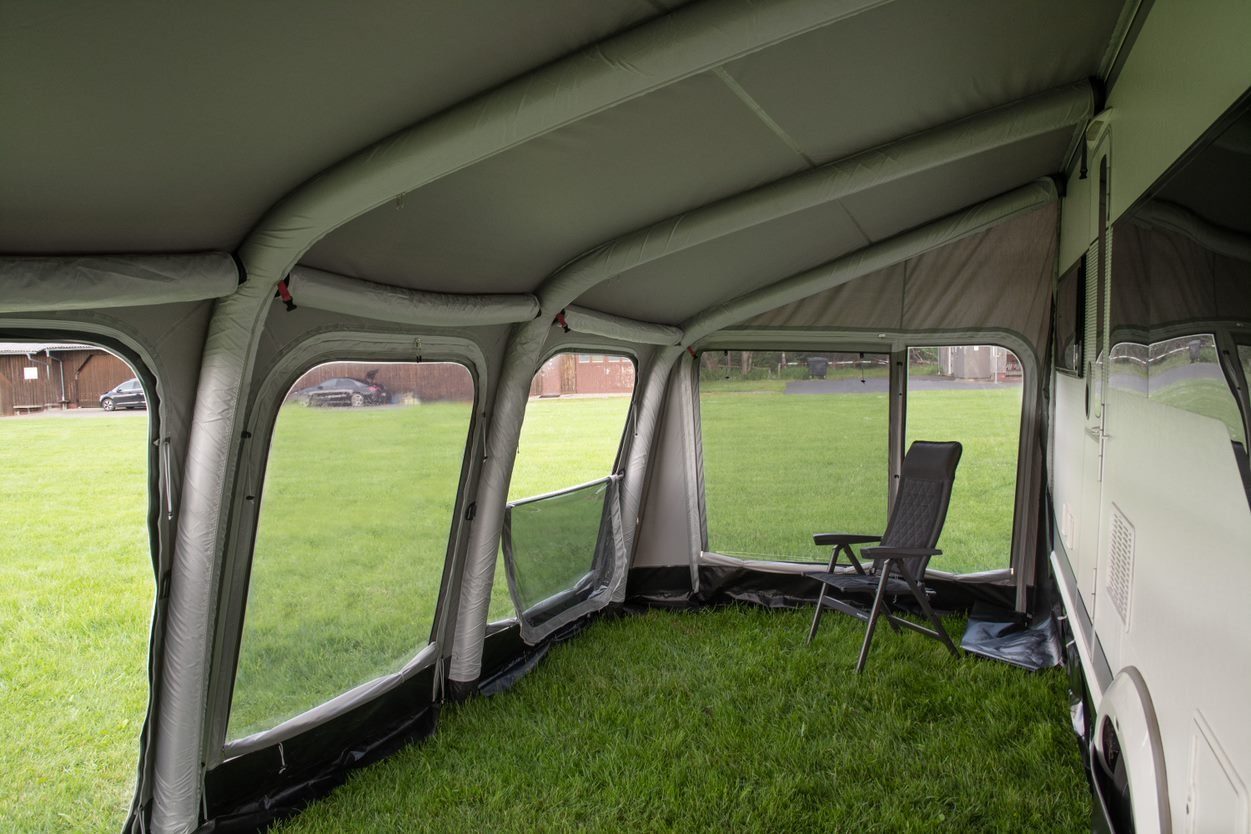 Westfield Vorzelt Westfield Ceres 8 - Umlaufmaß 946-980 cm - Luftzelt Wohnwagen