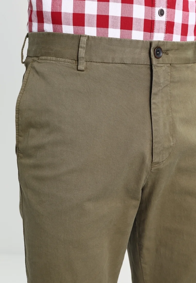 Pantalones chinos a medida de Tommy Hilfiger