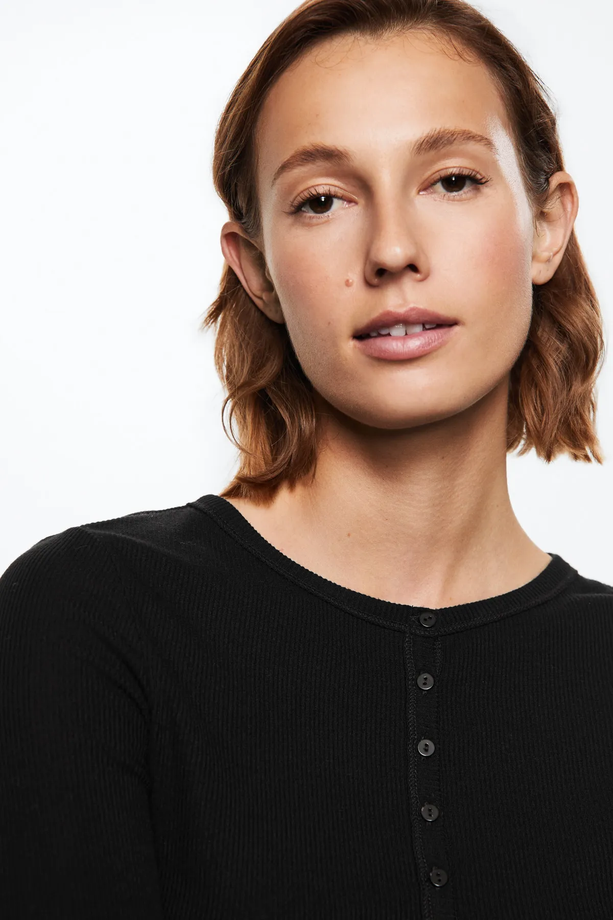 MANGO  Schwarzes Damen-T-Shirt 37037747