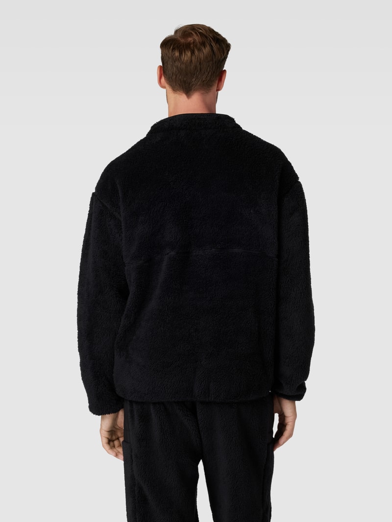 Sweatshirt mit Teddyfell in schwarz