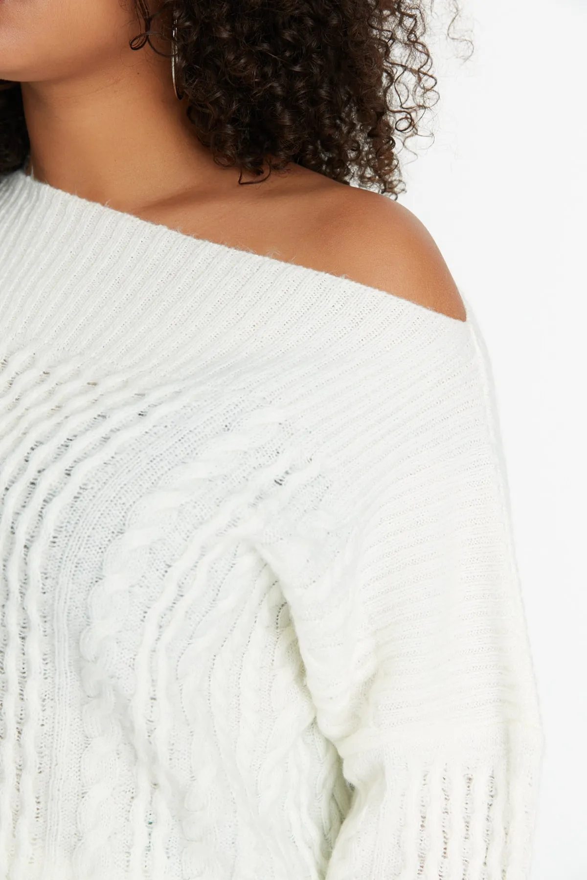 Trendyol Curve  Ecru-Strickpullover TBBAW23AN00014