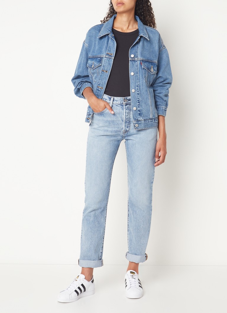 Chaqueta vaquera Levi's Trucker de los años 90, confeccionada en mezcla de lyocell, lavado medio.