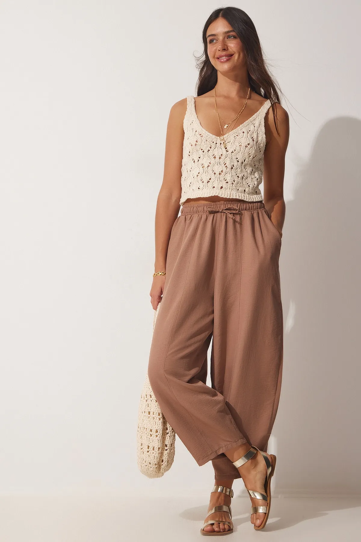 Happiness İstanbul  Dunkelbiskuitfarbene Shalwar-Hose aus Leinenviskose mit Taschen für Damen CV00001