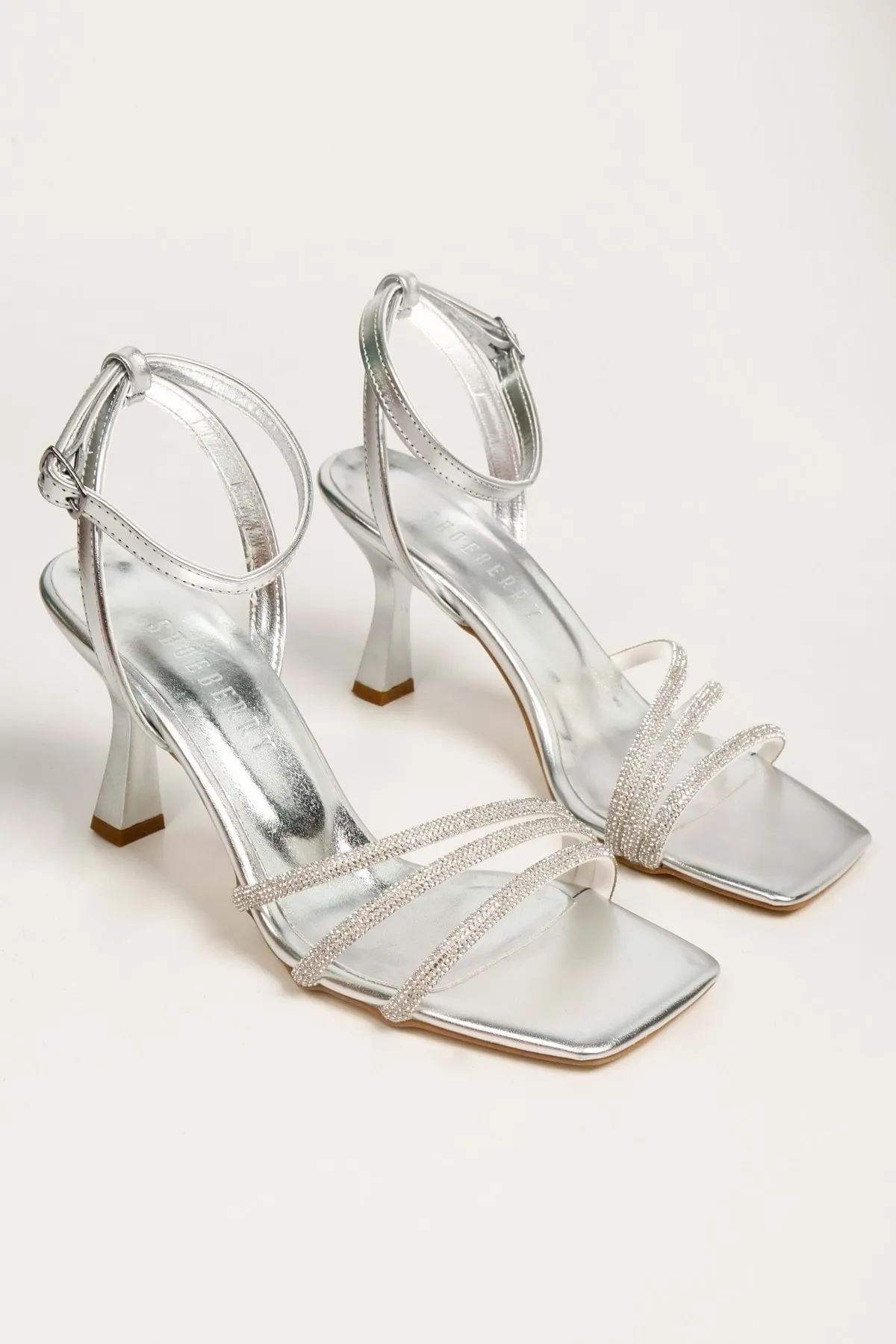Shoeberry  Damen-Schuhe mit Absatz „Rue“ in Silber-Metallic-Stein