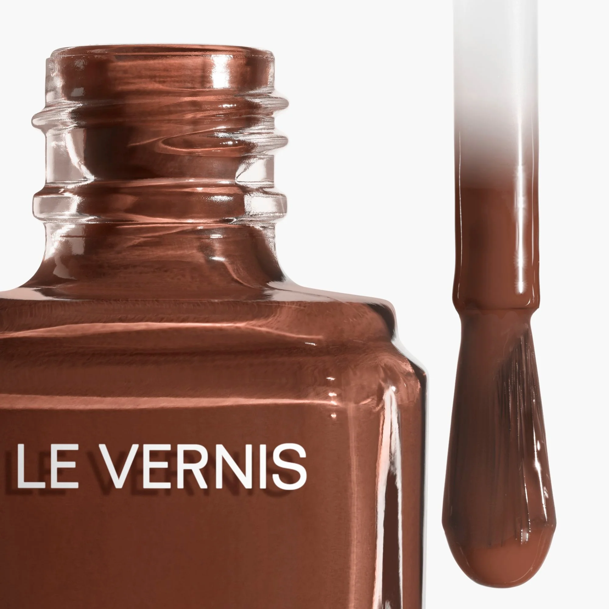 LE VERNIS - COLOR Y BRILLO DURADEROS