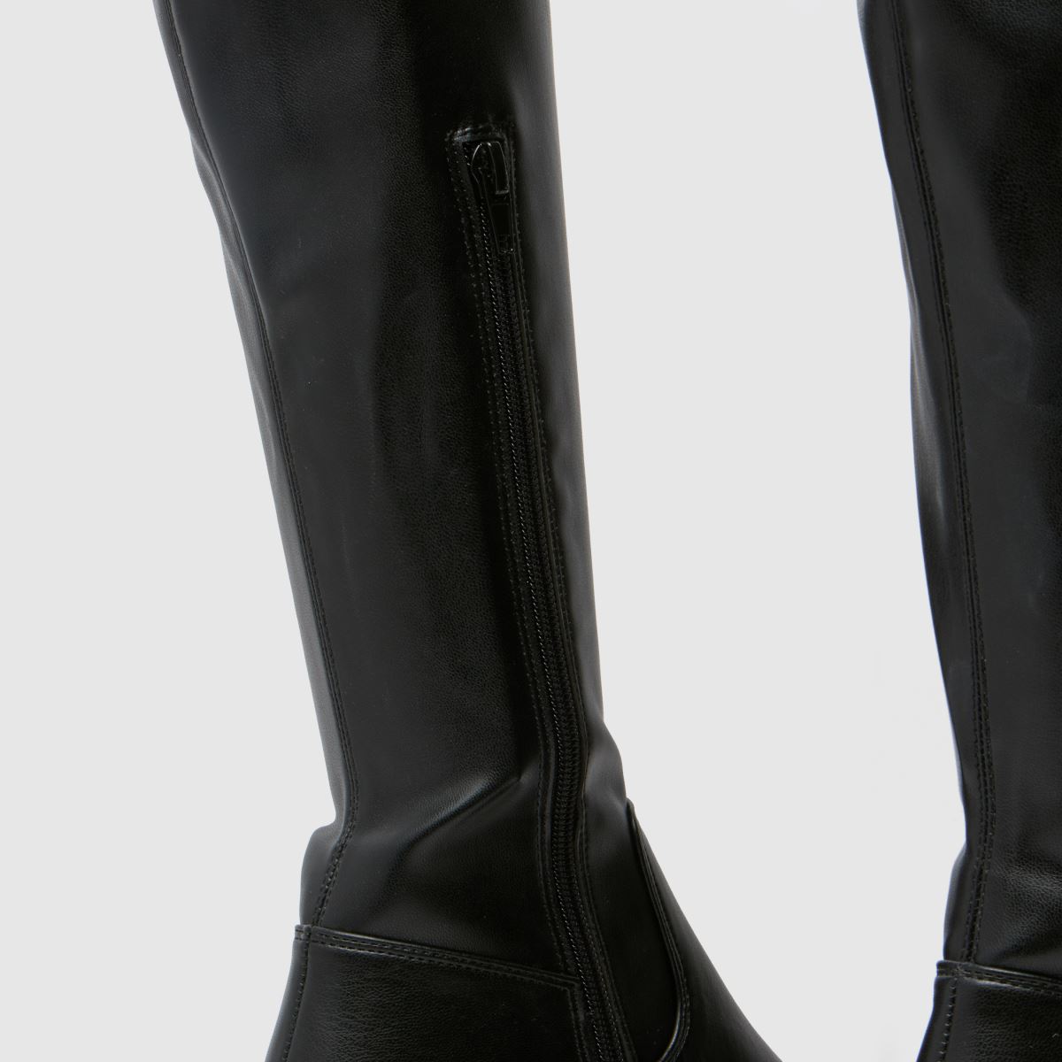 Schuh Dinnie térdig érő csizma fekete színben