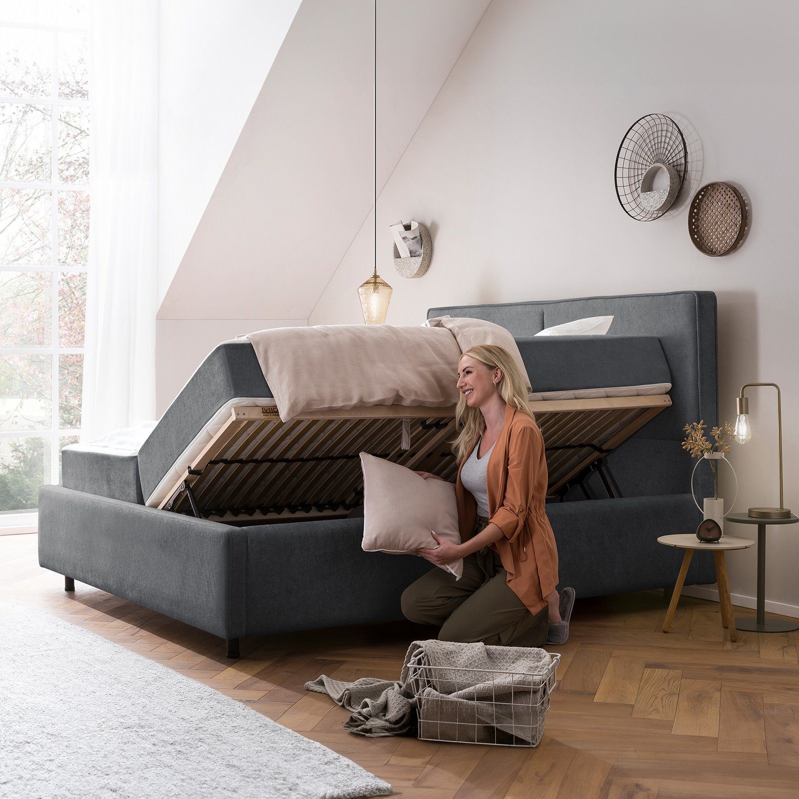 BettCo Stauraumbett Bari (in Dunkelgrau Teddystoff, 140 x 200 cm), Bettkasten XXL, optionale Matratze, mit Lattenrost, Runde Metallfüße