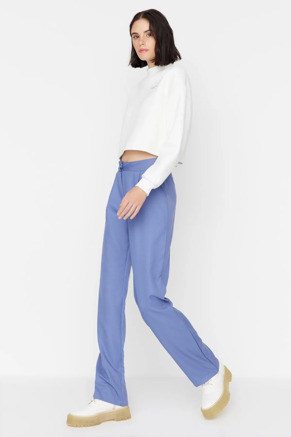 Trendyol Collection  Blaue, plissierte Webhose mit weitem Bein TWOSS19WX0017