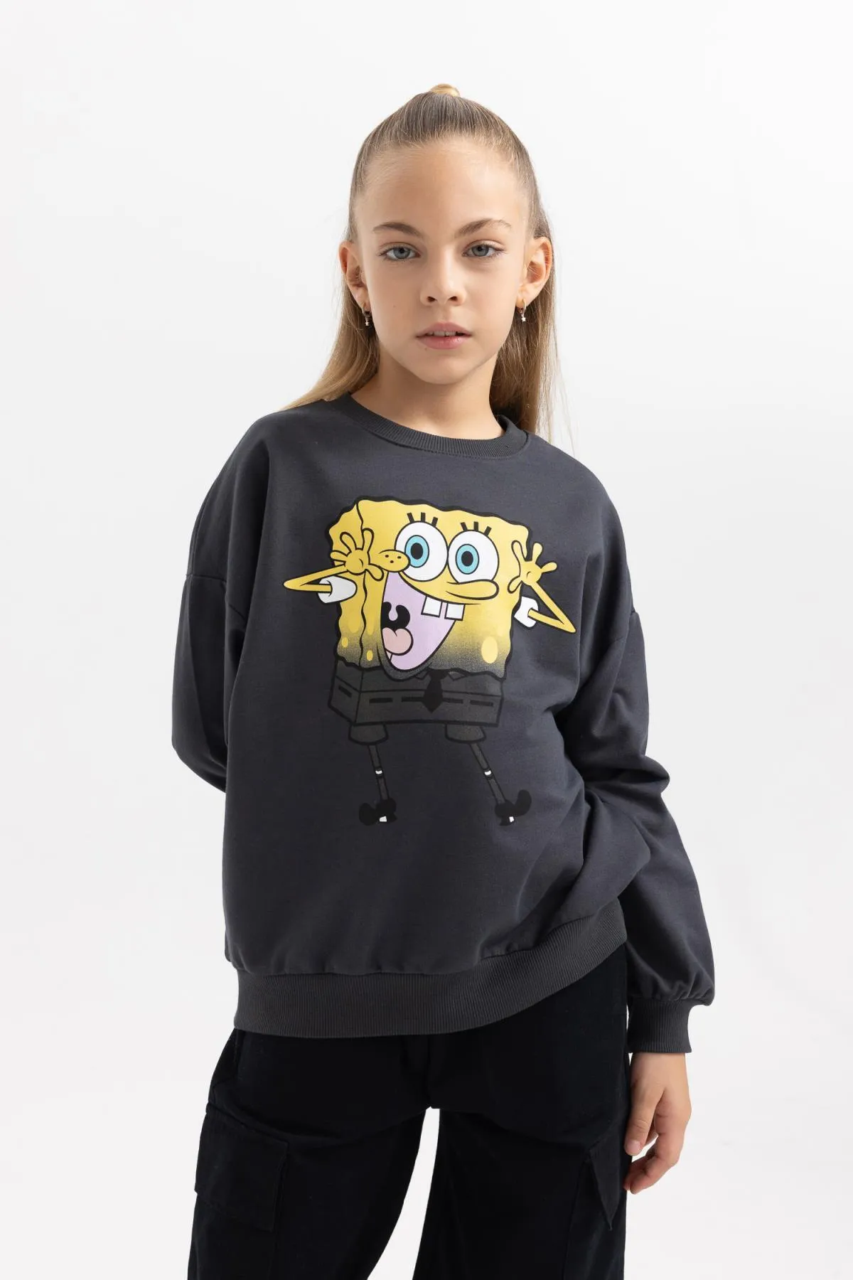 DeFacto  Spongebob Sweatshirt für Mädchen, Übergröße, Rundhalsausschnitt, weicher, pelziger, dicker Pullover innen B5732a823wn