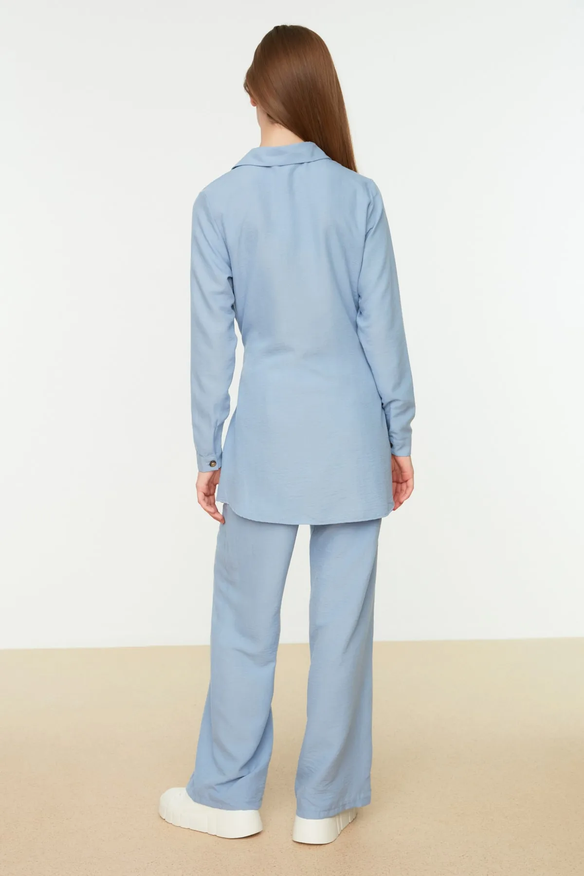 Trendyol Modest  Blaues Aerobin-Hemd-Hosen-Set aus gewebtem Stoff mit weitem Bein und Gürtel TCTSS22US0067