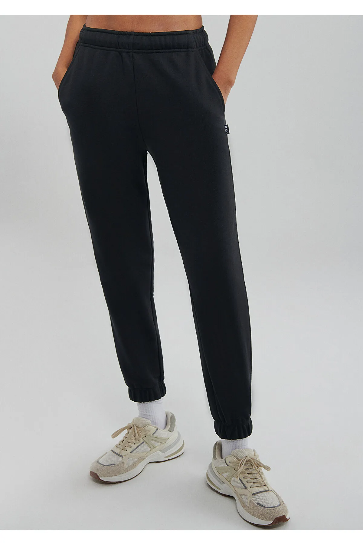 Mavi  Schwarze Basic-Jogginghose 1600823-900