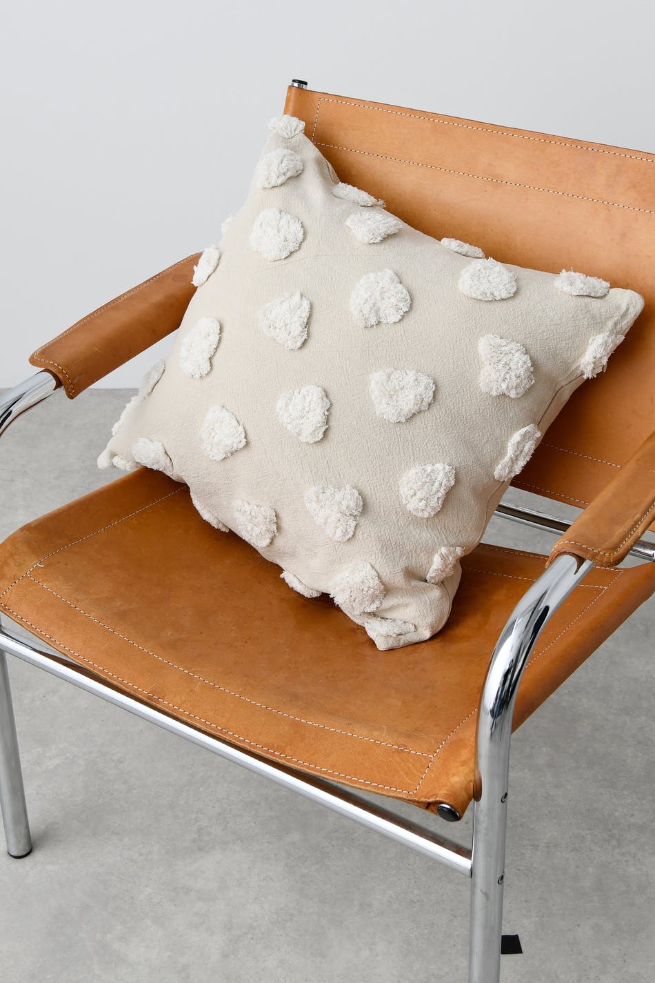 Tufted cushion cover