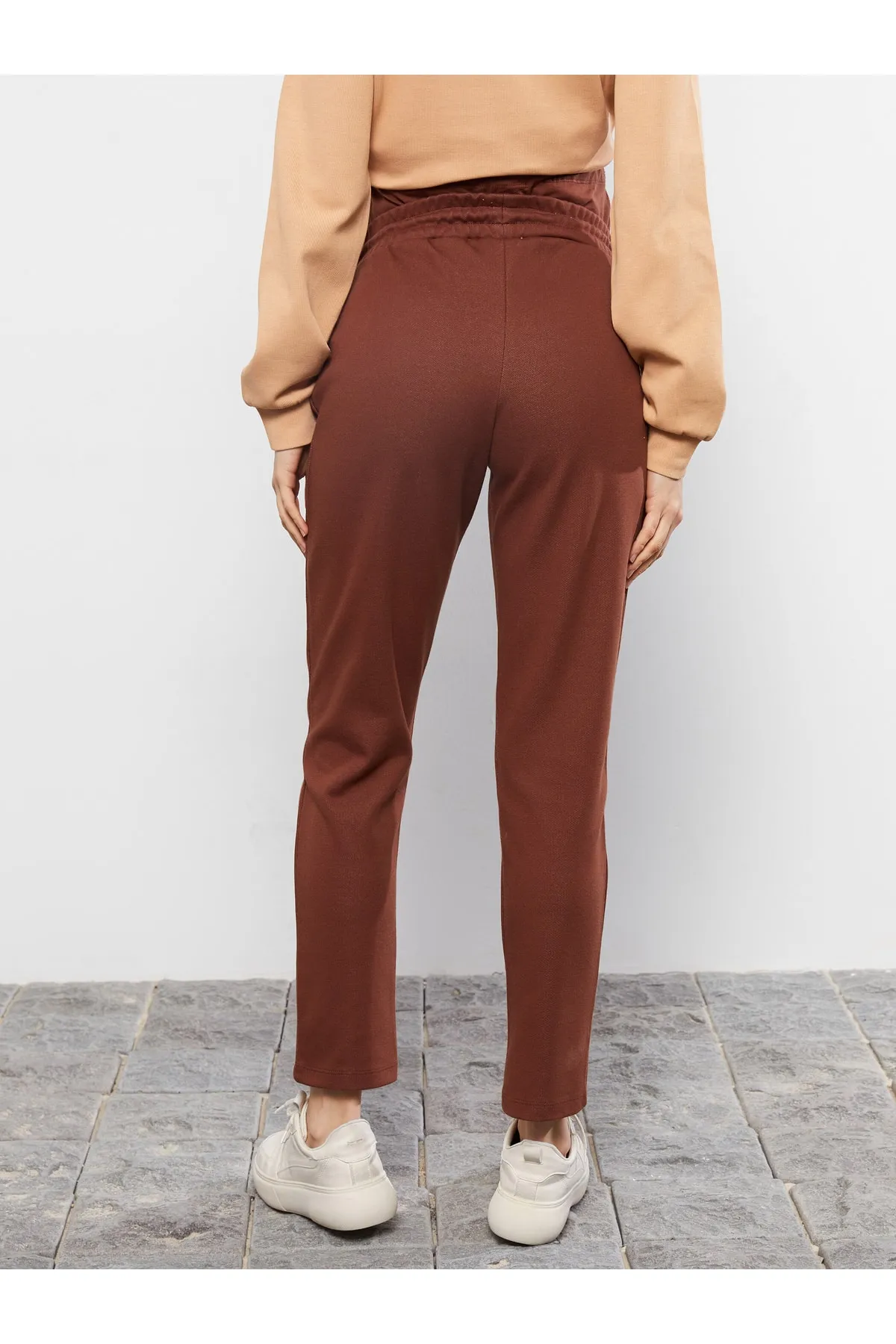 LC Waikiki  Umstands-Jogger-Jogginghose mit Baucheinsatz und flachem Taschendetail