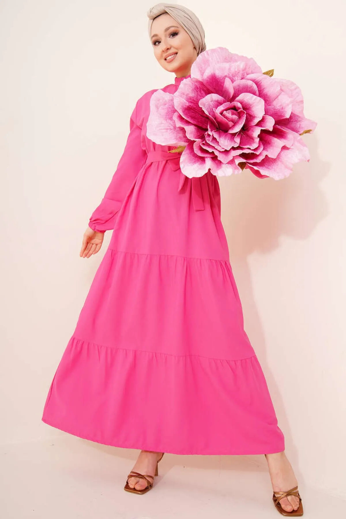 benguen  428 Wunderschönes Hijab-Kleid mit Kragen und Knöpfen in Fuchsia