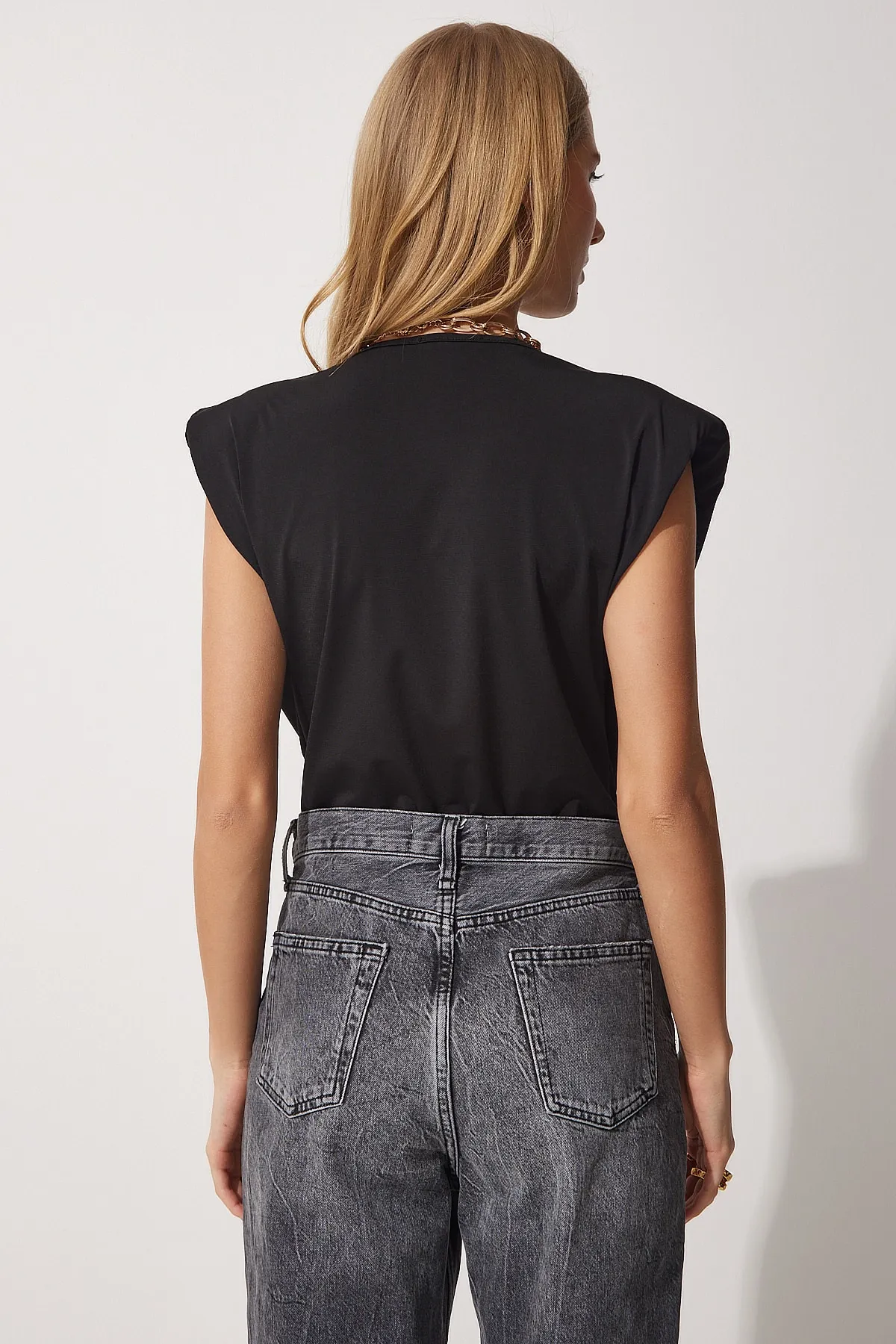 Happiness İstanbul  Schwarze Damen-Strickbluse mit Wickelkragen und gepolstertem Druckknopfverschluss ZH00014