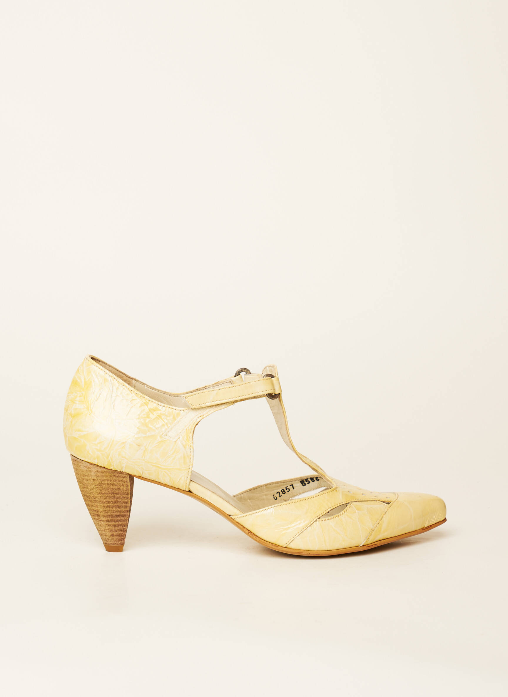 Miss Fidji Sandales Nu Pieds Femme couleur jaune