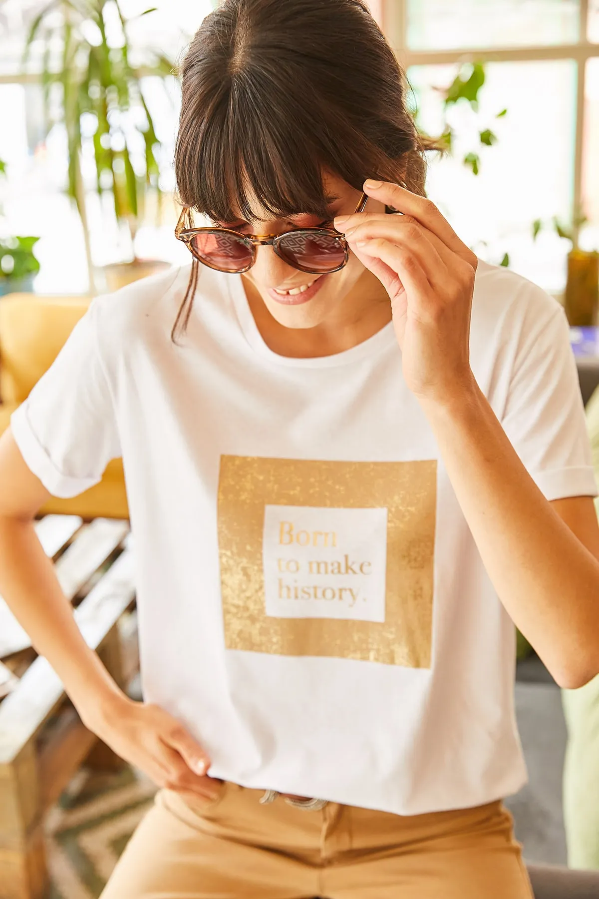 Olalook  Weißes, glitzerndes T-Shirt für Damen TSH-19000322