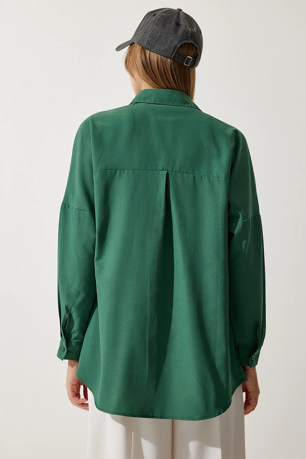 Happiness İstanbul  Smaragdgrünes, langes Basic-Shirt für Damen in Übergröße 3900 DD00842