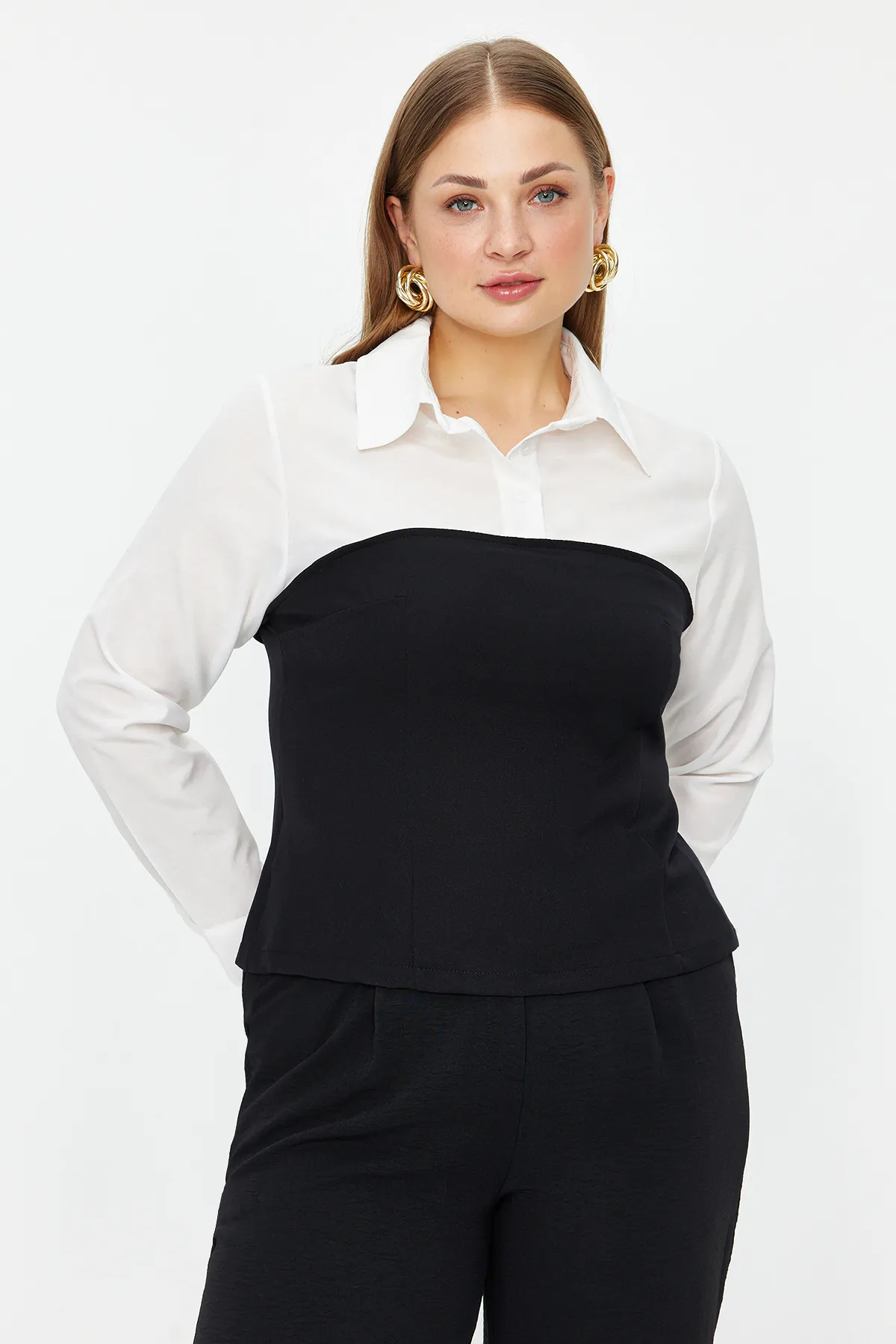 Trendyol Curve  Mehrfarbige gewebte Bluse mit Hemdkragen TBBAW24AF00062