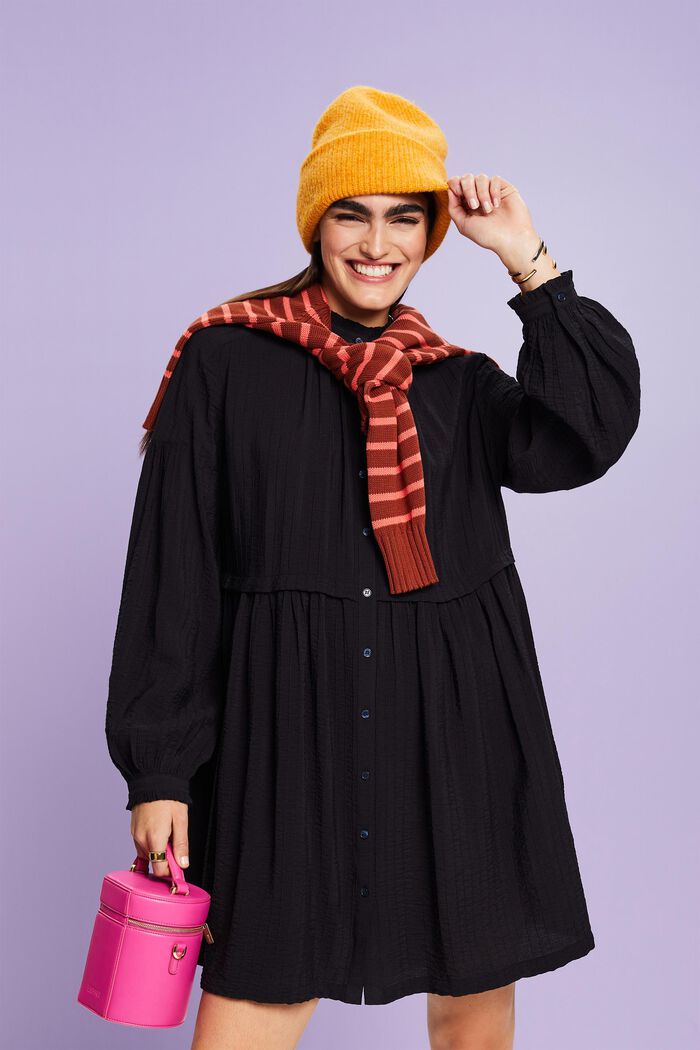 Strukturiertes Minikleid mit Rüschen-Details