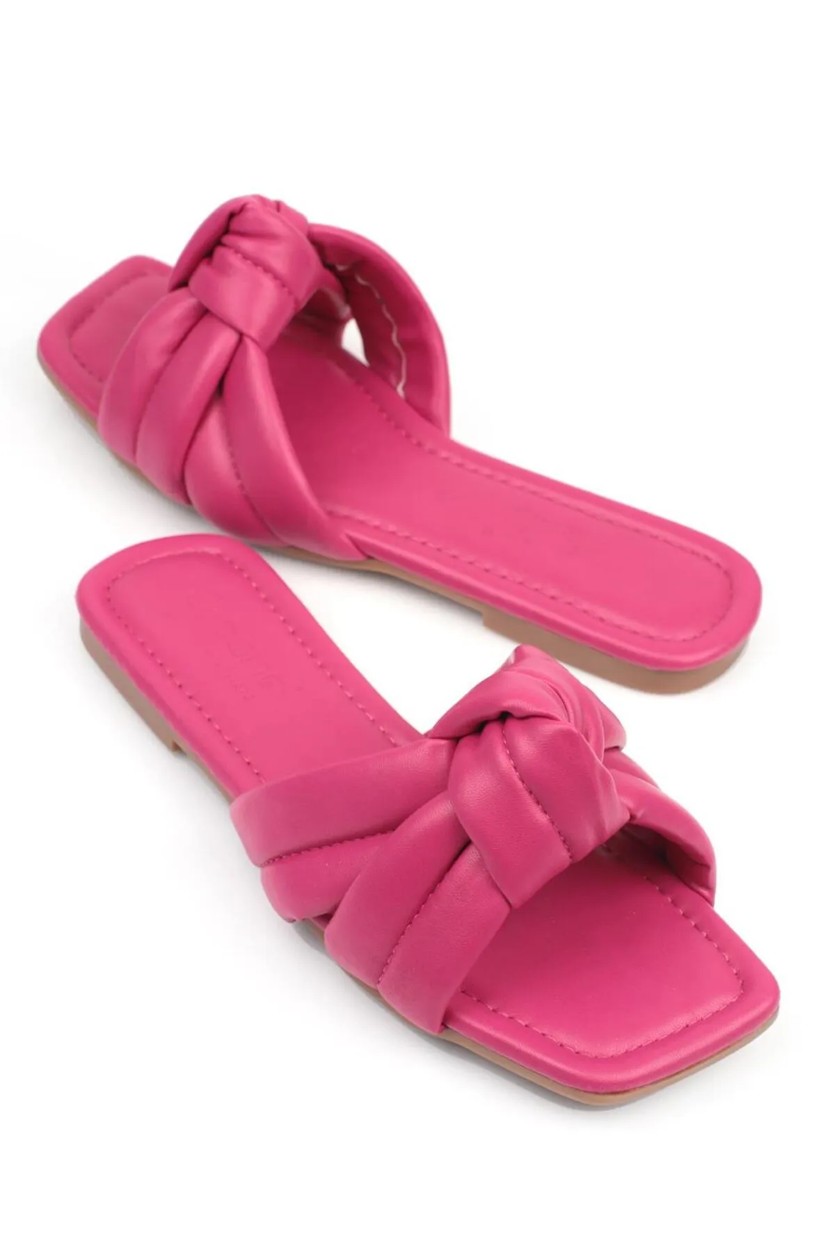 Capone Outfitters  Capone Damen-Hausschuhe mit flachem Absatz in Fuchsia