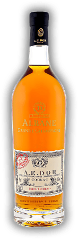 A.E. Dor Cognac Grande Champagne Albane A.E. Dor Cognac Grande Champagne Albane Eine begehrte „Single Estate“-Abfüllung mit der Altersangabe „Famille Reserve“. 0,7	 Liter - Vol 40%