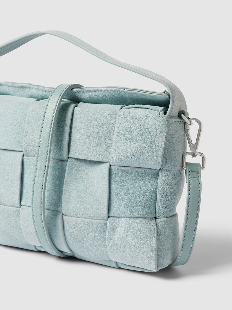 Handtasche im Flecht-Design Modell 'MAILA' in hellblau