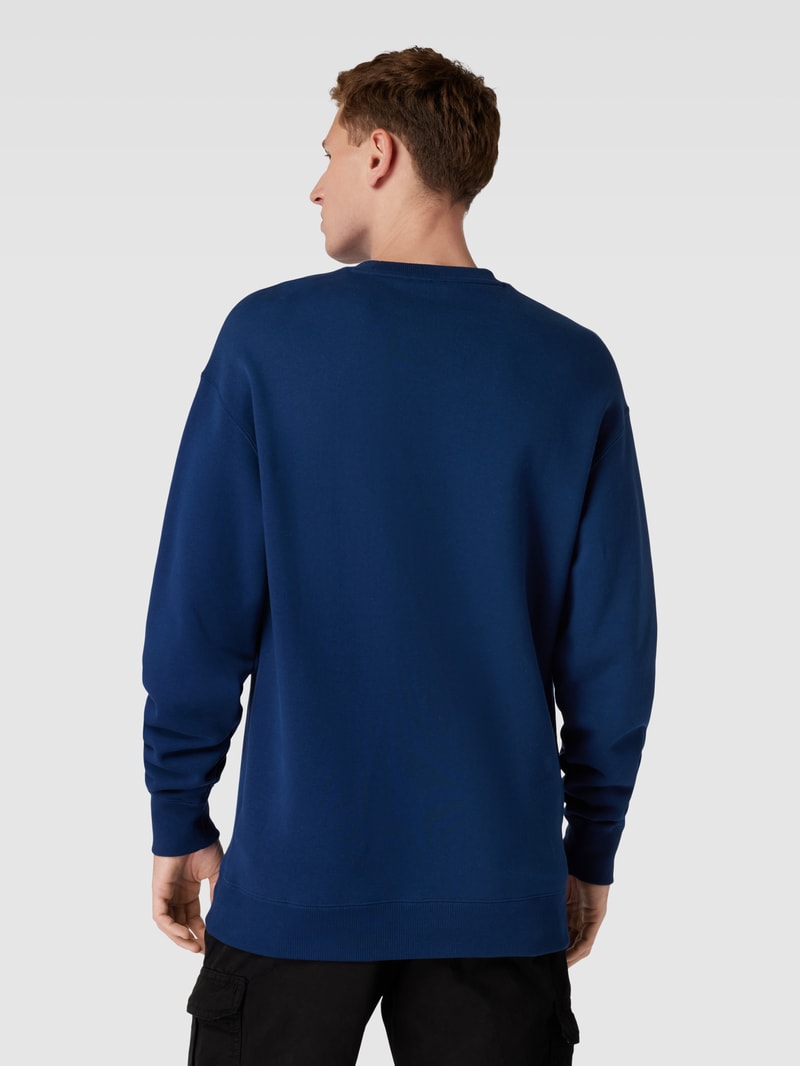Sweatshirt mit Label-Stitching in royalblau
